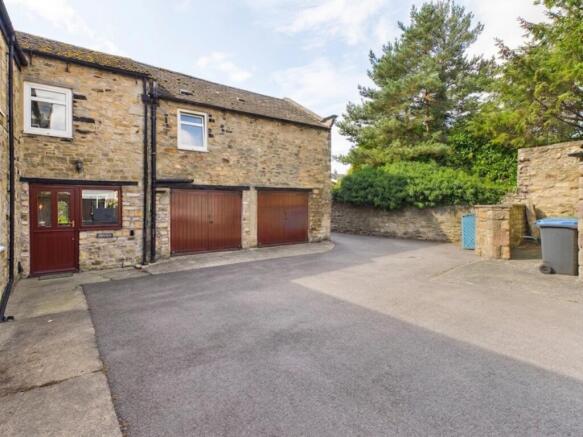 4 bed Semi-Detached for sale Image 12