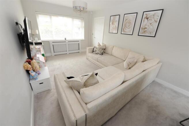 3 bed Semi-Detached for sale Image 5