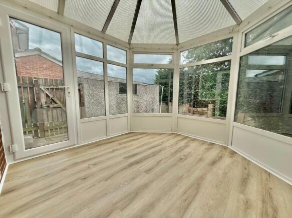 3 bed Semi-Detached to rent Image 7