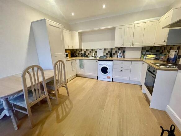2 bed Apartment for sale Image 4