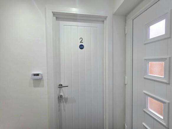 1 bed House of Multiple Occupation to rent Image 8