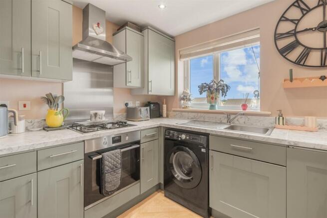 3 bed Semi-Detached for sale Image 4