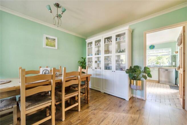Wentworth Close, Farnham, Surrey, GU9 photo 4
