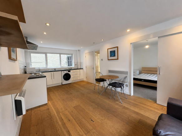 1 bed House to rent Image 6