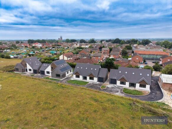 4 bed Detached for sale Image 5