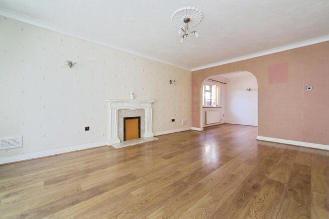 Lounge/Dining Room