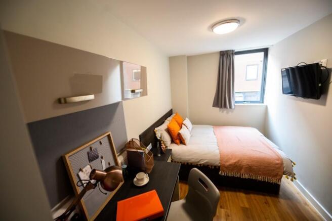 2 bed Apartment to rent Image 7