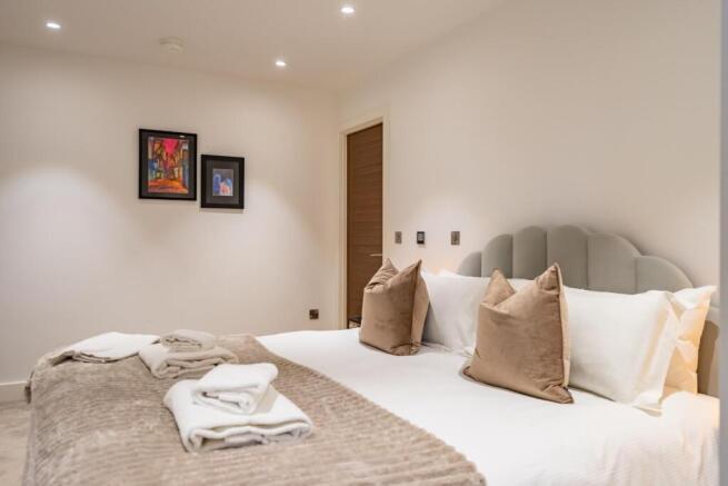 2 bed Apartment for sale Image 11