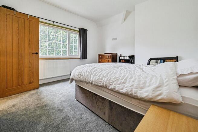 3 bed Semi-Detached for sale Image 8