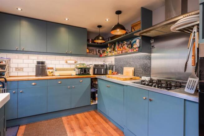 Northdale Cottages 2 Kitchen-2.jpg