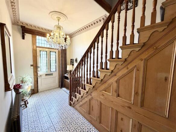 5 bed Terraced for sale Image 8