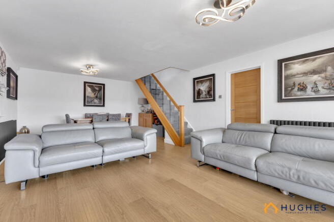 4 bed Detached for sale Image 4