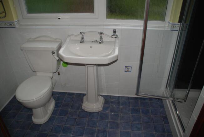 shower room upstairs