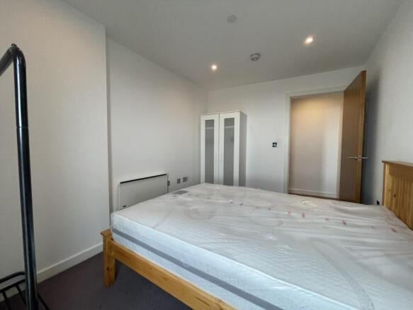 2 bed Apartment to rent Image 10