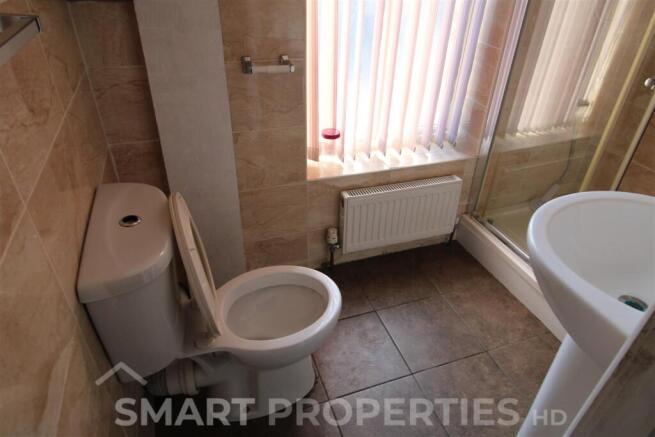 2 bed Flat to rent Image 5