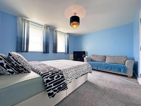 Lounge/Bedroom Four