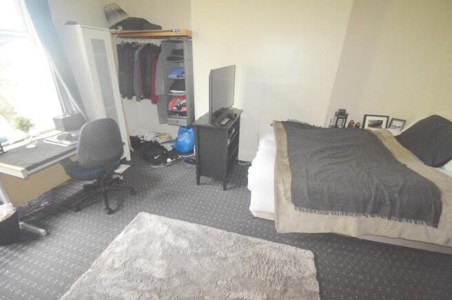 8 bed Terraced to rent Image 7
