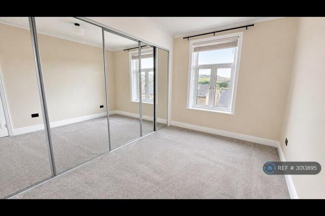 4 bed Terraced to rent Image 8