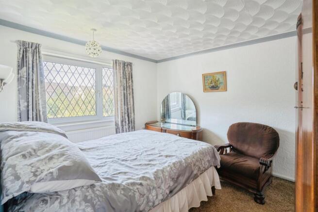 3 bed Semi-Detached for sale Image 11