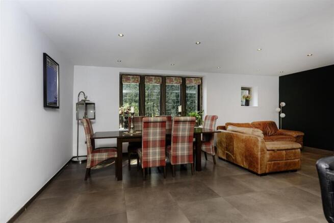 6 bed Character Property for sale Image 7