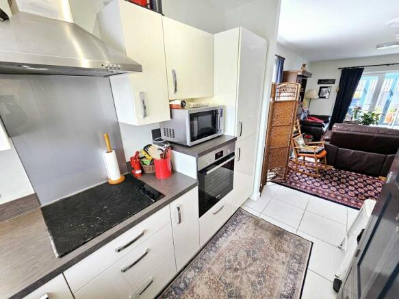 2 bed Semi-Detached Bungalow for sale Image 6
