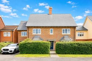 60, Churchill Way, Horsham RH12 3TZ