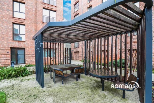 2 bed Apartment to rent Image 10