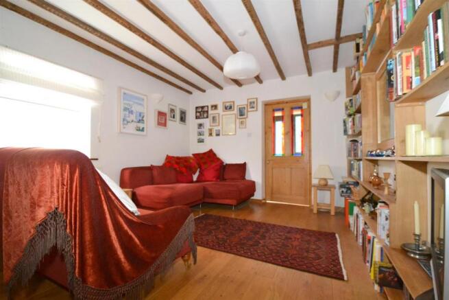 lounge area.JPG