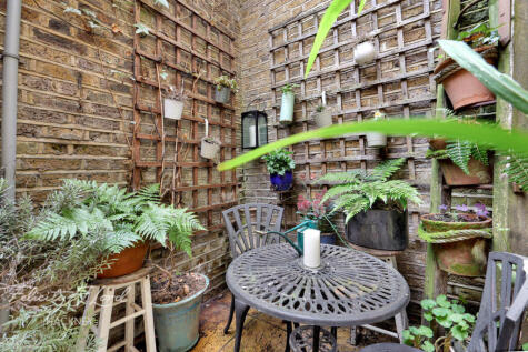 Sylvester Path, London