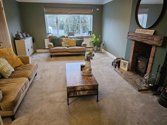 lounge reverse.jpg