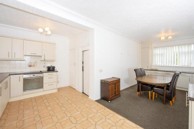 Kitchen/ Dining