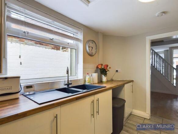 2 bed Terraced for sale Image 8