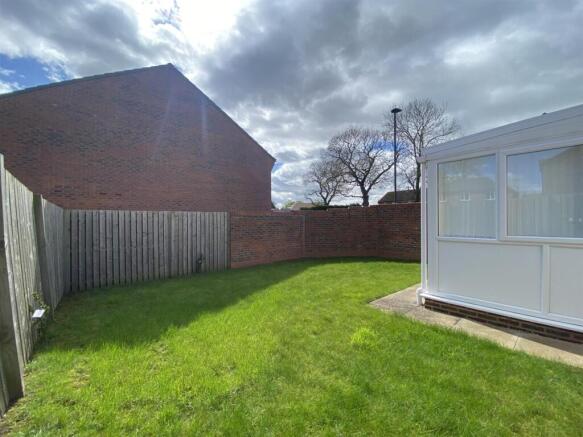2 bed Detached Bungalow to rent Image 9