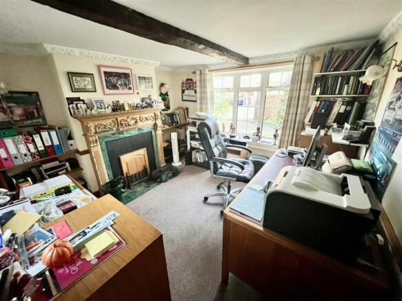 STUDY/RECEPTION ROOM