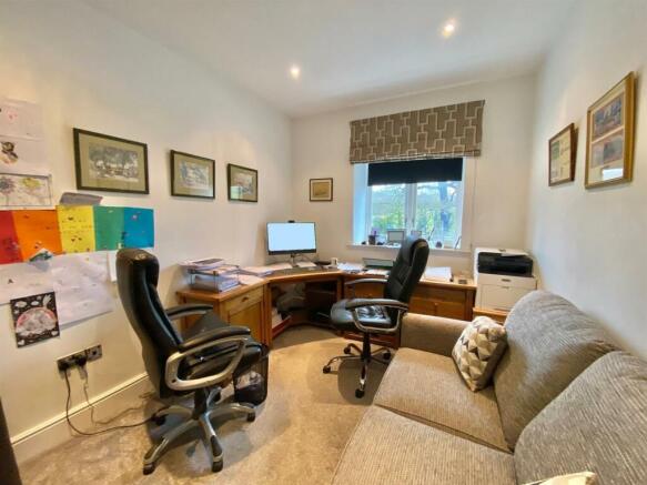 Bramleys Estate Agents - Whitley Willows (2).jpg