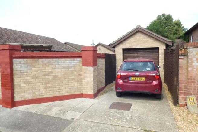 Garage & Driveway
