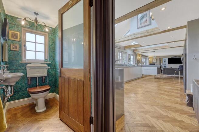 Kitchen/Cloakroom