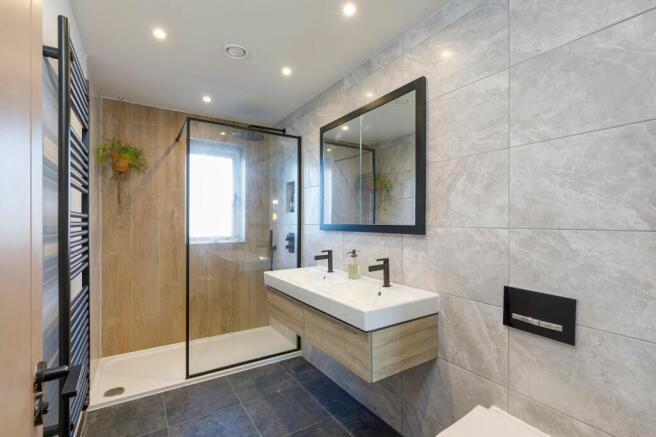 Master en-suite