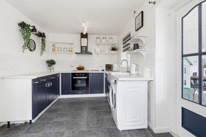 3 bed Semi-Detached for sale Image 4