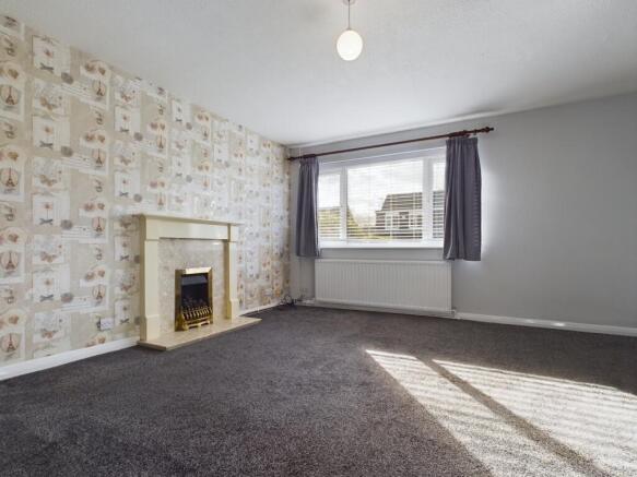 3 bed Semi-Detached to rent Image 4