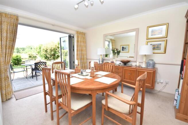 dining room.jpg