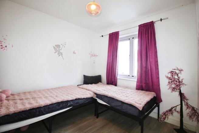 3 bed Town House for sale Image 8