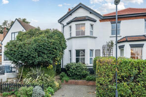 20a, Nower Hill, Pinner HA5 5QS