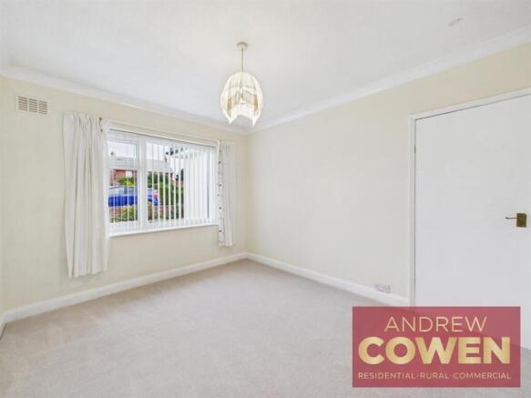 2 bed Semi-Detached Bungalow for sale Image 12