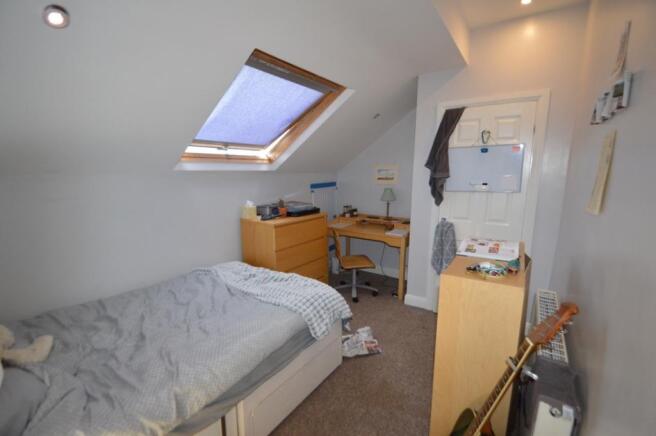 6 bed Terraced to rent Image 6