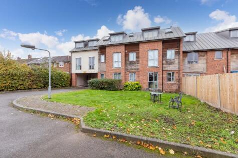 Lincoln Way, Slough, Berkshire, SL1