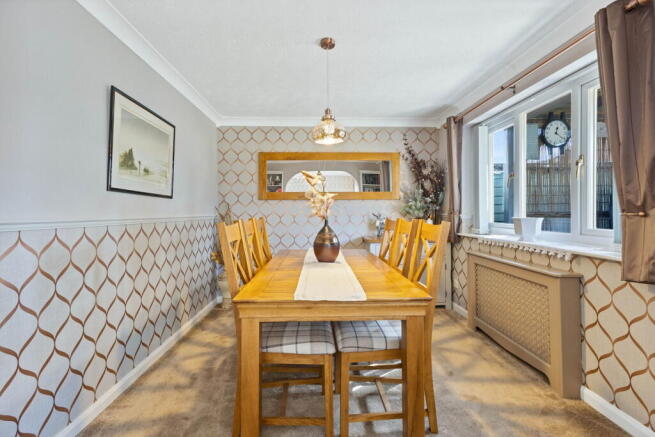 4 bed Detached for sale Image 8