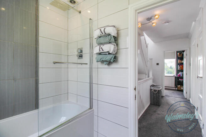 Bathroom & landing