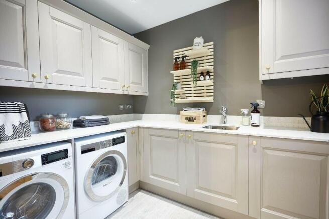4 bed Detached for sale Image 11