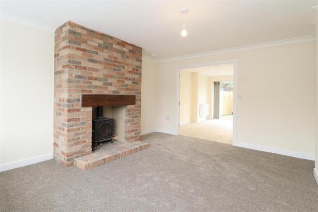 4 bed Semi-Detached for sale Image 7